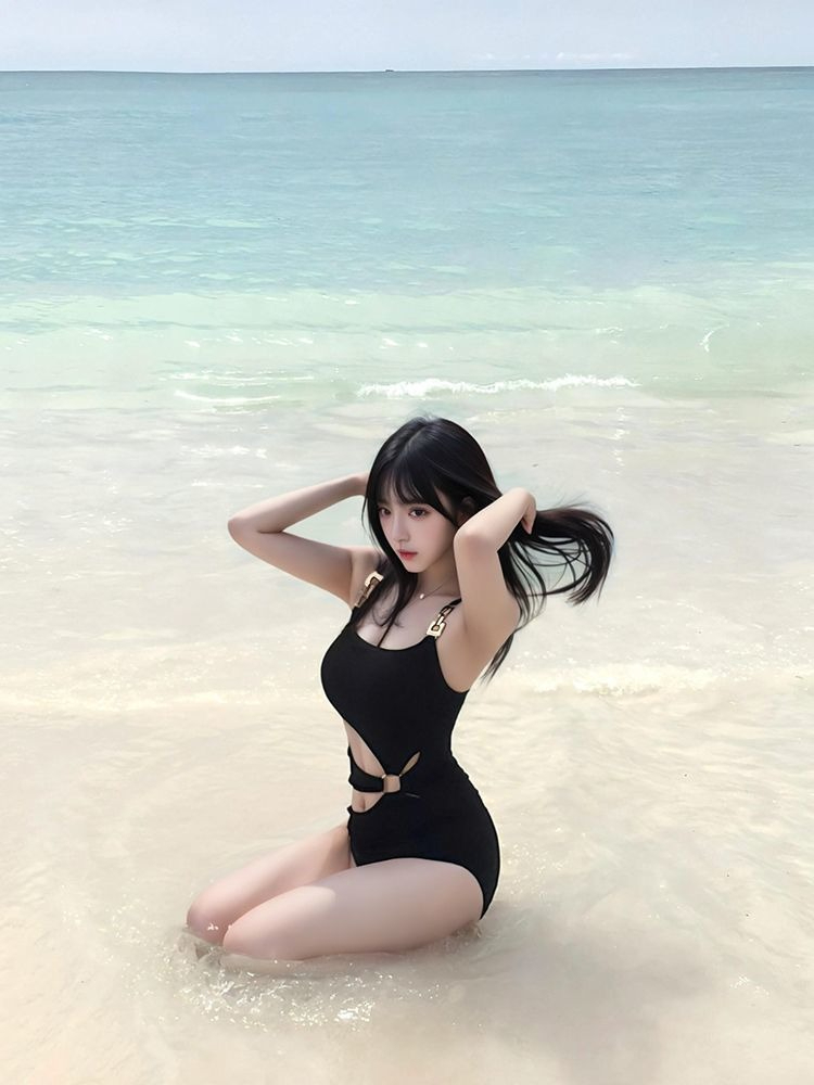ชุดว่ายน้ำวันพีซแบบเซ็กซี่เว้า - Spa & Wellness Komplex Bristol Royal * * * * บทวิจารณ์และราคา